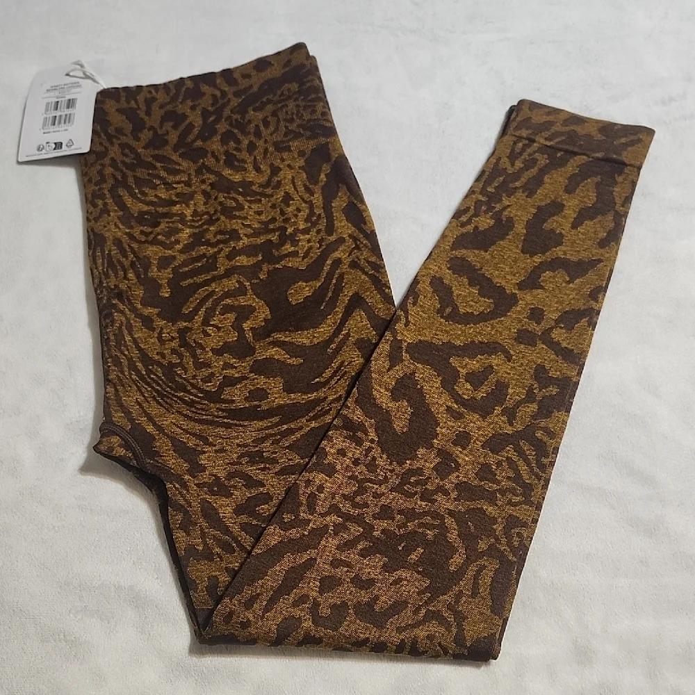 Gymshark Wild Patterned Leggings in Brown and Tan - Picture 6 of 9